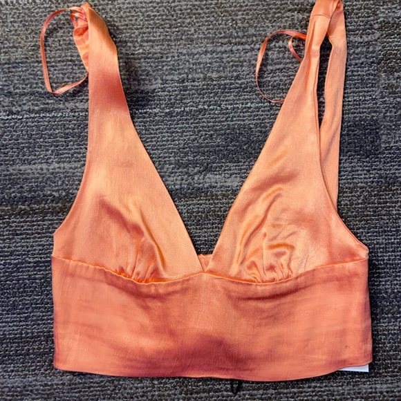 ⭐️ZARA CROP TOP⭐️ - Picture 1 of 2